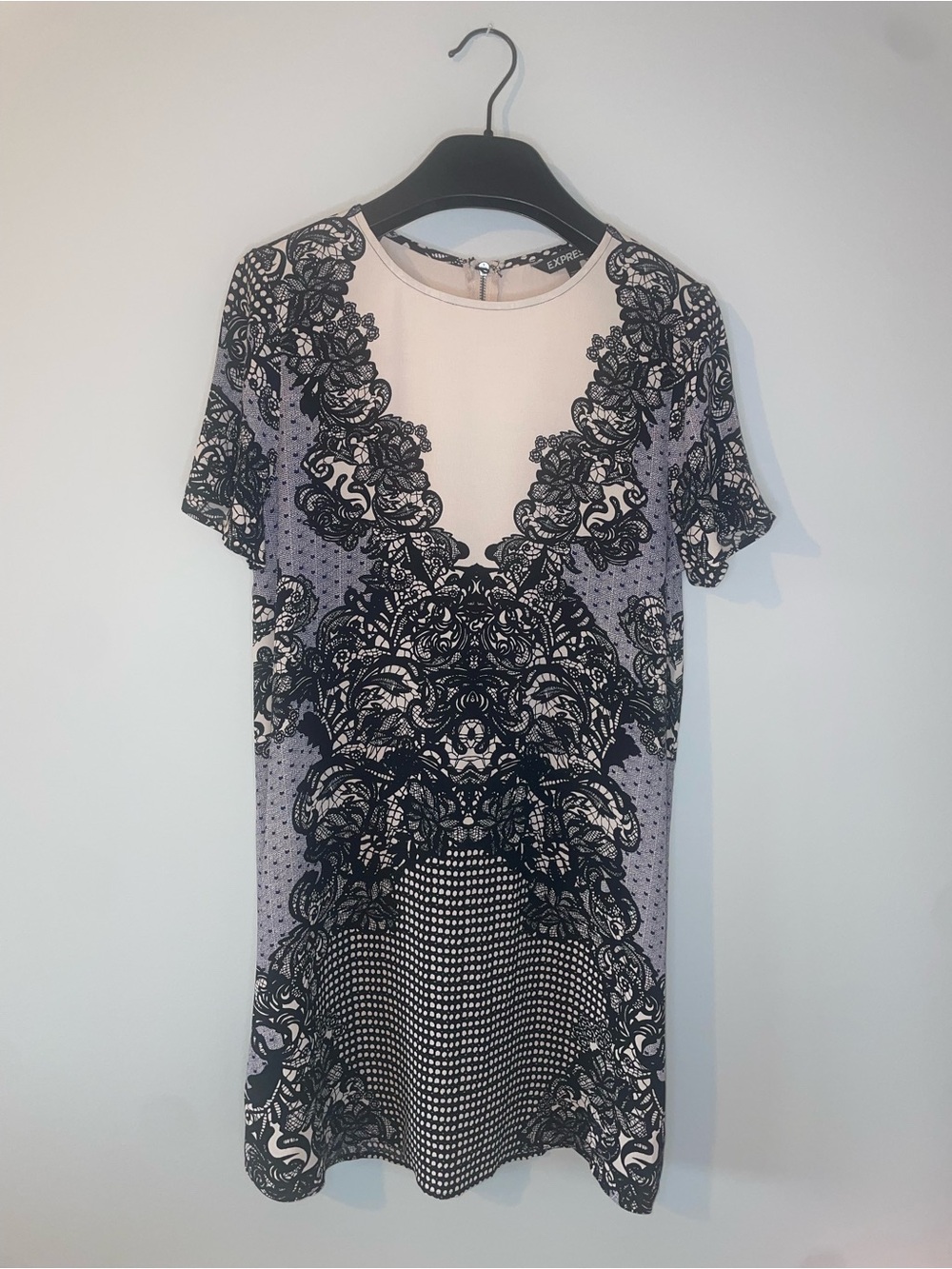 Express Black and Cream Short Floral-Print Shift Dress